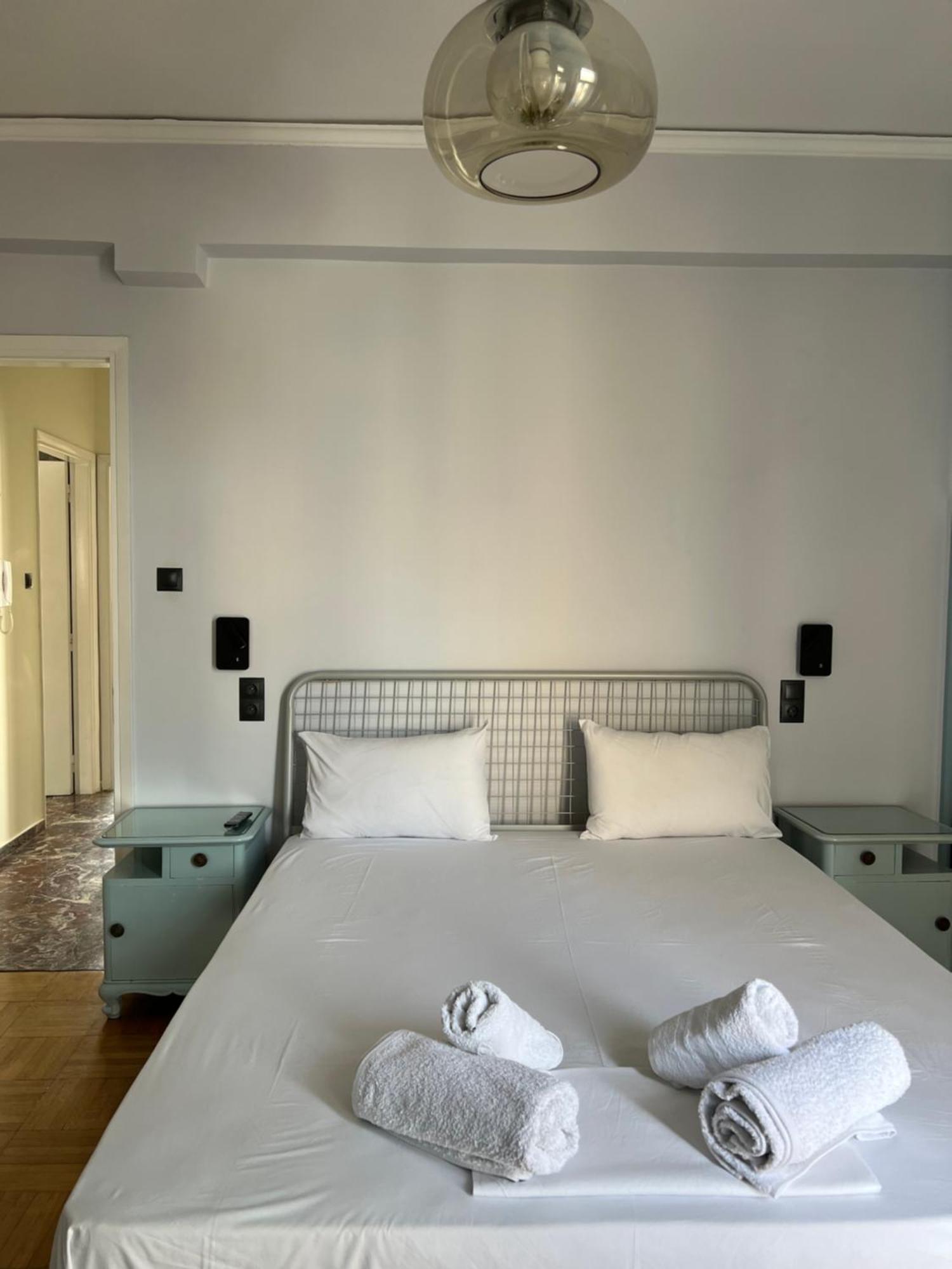 Happy Place! Big, Bright & Central - Ideal For Families And Groups Of Friends Patras Exterior photo